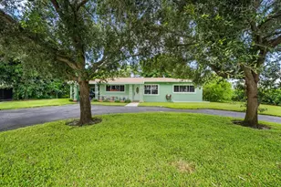 6400 Carambola Cir, West Palm Beach, FL 33406 - Photo 2