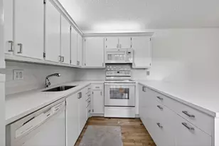 310 3rd Ct, Palm Beach Gardens, FL 33410 - Photo 6