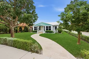 831 N Lakeside Dr, Lake Worth Beach, FL 33460 - Photo 2