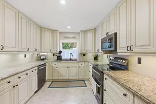 831 N Lakeside Dr, Lake Worth Beach, FL 33460 - Photo 16