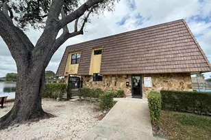 1021 Springdale Cir, Palm Springs, FL 33461 - Photo 26