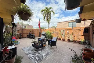 1021 Springdale Cir, Palm Springs, FL 33461 - Photo 4