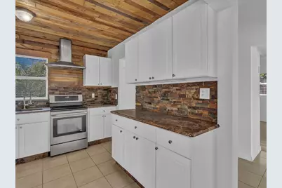 703 5th Place SW, Vero Beach, FL 32962 - Photo 4