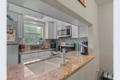 1901 Indian River Boulevard #201, Vero Beach, FL 32960 - Photo 18