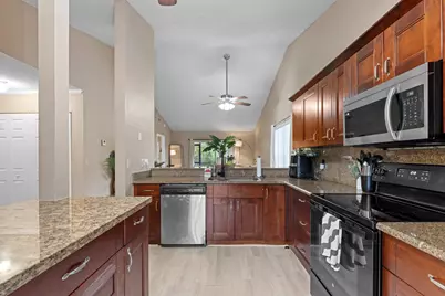 492 Hardwood Place, Boca Raton, FL 33431 - Photo 6