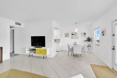 2043 Cornwall C #2043, Boca Raton, FL 33434 - Photo 2