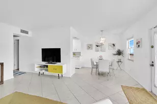2043 Cornwall C, Boca Raton, FL 33434 - Photo 2