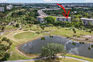 3960 Oaks Clubhouse Dr, Pompano Beach, FL 33069 - Photo 2