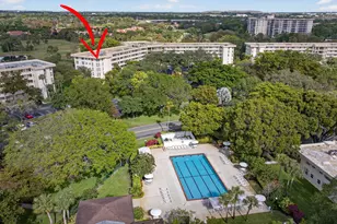 3960 Oaks Clubhouse Dr, Pompano Beach, FL 33069 - Photo 6