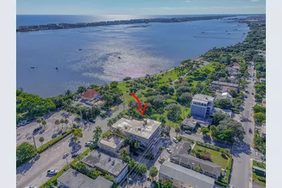 129 S Golfview Road #6, Lake Worth Beach, FL 33460 - Photo 2