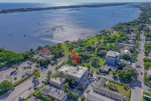 129 S Golfview Rd, Lake Worth Beach, FL 33460 - Photo 2
