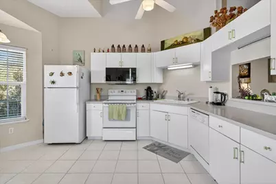 1810 Waterford Drive #6, Vero Beach, FL 32966 - Photo 8