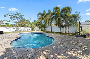 397 NE Jonquil St, Port Saint Lucie, FL 34983 - Photo 2