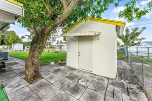 1040 W 1st St, Riviera Beach, FL 33404 - Photo 24