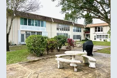 116 Oxford 400, West Palm Beach, FL 33417 - Photo 4