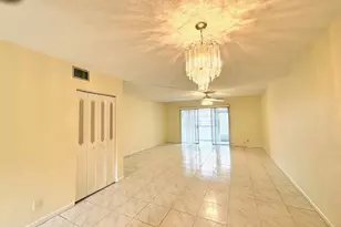 116 Oxford 400, West Palm Beach, FL 33417 - Photo 8