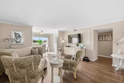 5746 Crystal Shores Drive #307, Boynton Beach, FL 33437 - Photo 10