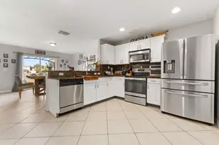 1939 SW Jamesport Dr, Port Saint Lucie, FL 34953 - Photo 10