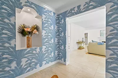 117 Via Vizcaya, Palm Beach, FL 33480 - Photo 2