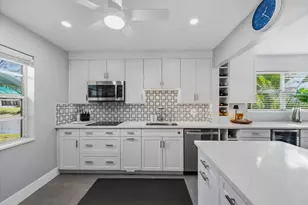 154 Lake Rebecca Dr, West Palm Beach, FL 33411 - Photo 8