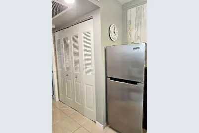 417 Windsor R, West Palm Beach, FL 33417 - Photo 10