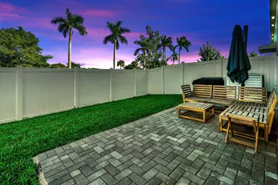 4246 Lagoon Shore Drive, Lake Worth, FL 33467 - Photo 2