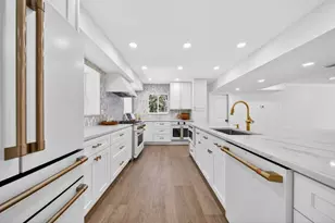 37 E High Point Rd, Sewalls Point, FL 34996 - Photo 16