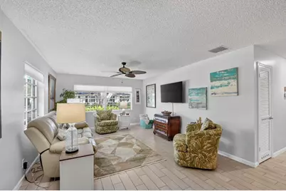 10137 S 42nd Avenue S, Boynton Beach, FL 33436 - Photo 8