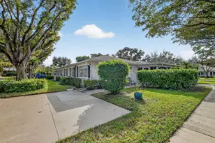 10137 S 42nd Ave S, Boynton Beach, FL 33436 - Photo 4