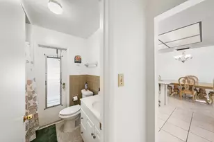 1535 NW 70th Ln, Margate, FL 33063 - Photo 16