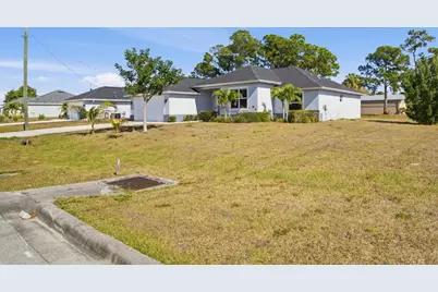 4593 SW Sw Bradbury St Street, Port Saint Lucie, FL 34953 - Photo 4