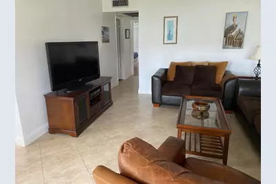 313 Chatham #P, West Palm Beach, FL 33417 - Photo 2