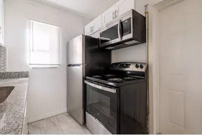 2516 Ave L #B, Fort Pierce, FL 34947 - Photo 4