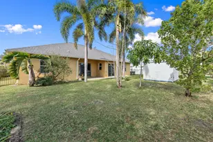 2019 SE Mantua St, Port Saint Lucie, FL 34952 - Photo 40