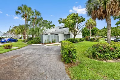 271 NW 15th Street, Boca Raton, FL 33432 - Photo 2
