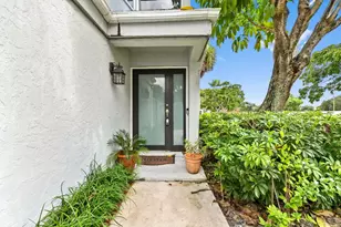 271 NW 15th St, Boca Raton, FL 33432 - Photo 4