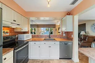 118 Castlewood Dr, North Palm Beach, FL 33408 - Photo 10