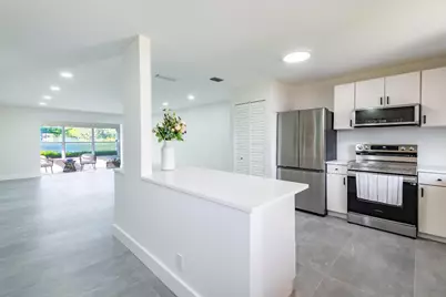 604 Laconia Circle, Lake Worth, FL 33467 - Photo 2