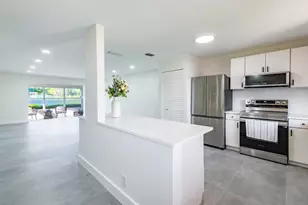 604 Laconia Cir, Lake Worth, FL 33467 - Photo 2