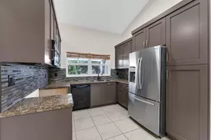 10185 Grove Ln, Cooper City, FL 33328 - Photo 8