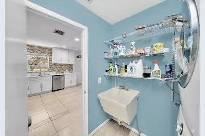 213 SE Eyerly Avenue, Port Saint Lucie, FL 34983 - Photo 32