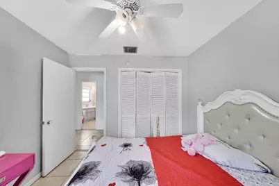 213 SE Eyerly Avenue, Port Saint Lucie, FL 34983 - Photo 8