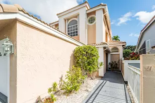 12866 Touchstone Pl, Palm Beach Gardens, FL 33418 - Photo 2