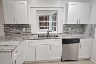 12191 Broadleaf Ct, Wellington, FL 33414 - Photo 2