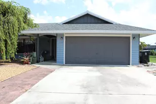 418 SE Langfield Ave, Port Saint Lucie, FL 34984 - Photo 1