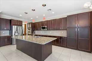 9572 Phipps Ln, Wellington, FL 33414 - Photo 4