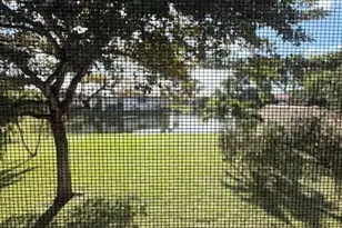 321 Lake Evelyn Dr, West Palm Beach, FL 33411 - Photo 10