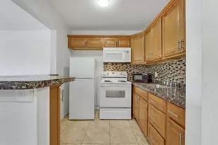 120 Windsor F, West Palm Beach, FL 33417 - Photo 10