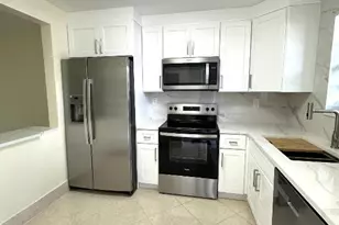 9440 SW 8th St, Boca Raton, FL 33428 - Photo 2