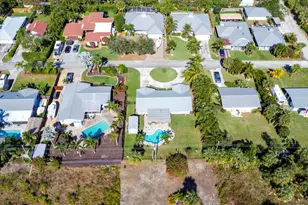 9464 SE Saturn St, Hobe Sound, FL 33455 - Photo 6